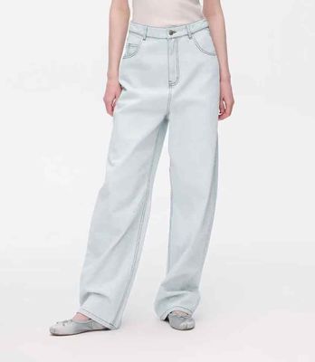 Banana Cut Curved Design Flattering Straight Leg Jeans Verschillende lichaamstypen