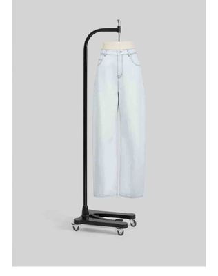 Banana Cut Curved Design Flattering Straight Leg Jeans Verschillende lichaamstypen