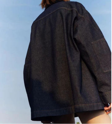 Oversized vriend-stijl fit voor een ontspannen, comfortabele look
