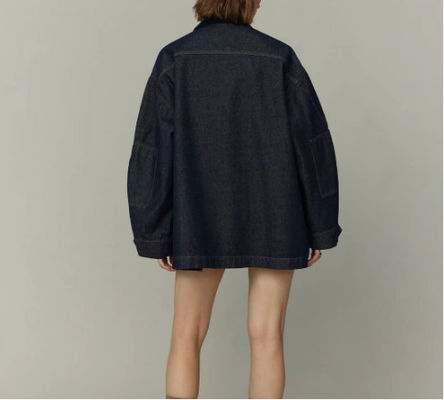 Oversized vriend-stijl fit voor een ontspannen, comfortabele look