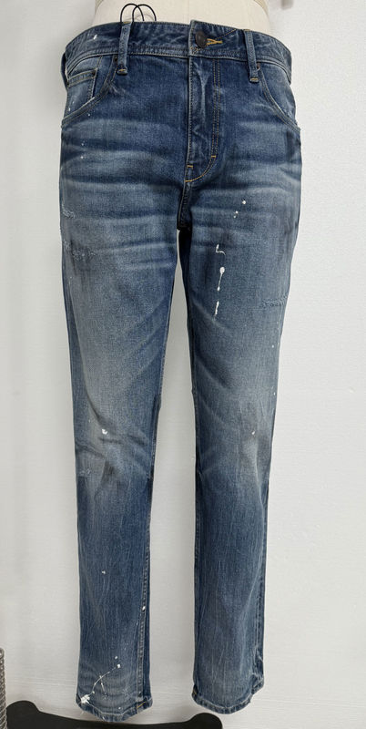 Zware was en vintage vervaagde afwerking Denim bodem voor een nostalgische sfeer