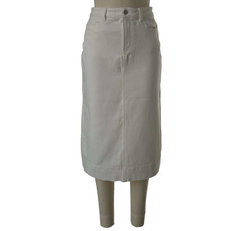 Een lange jeansrok voor een vleiend en elegant silhouet.